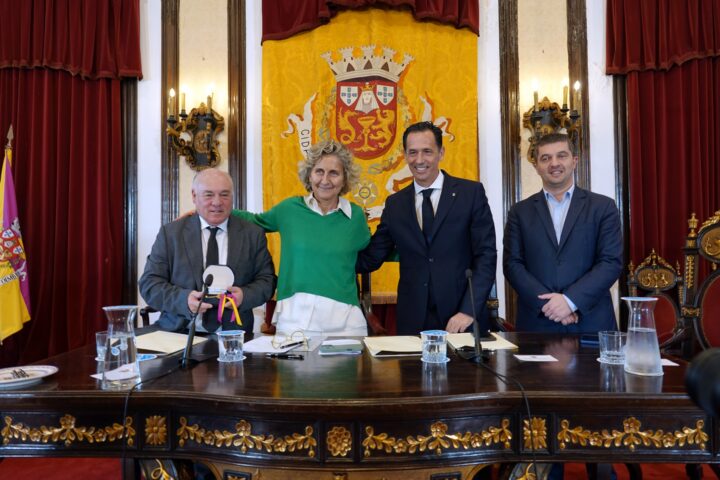 Receção e assinatura de protocolo com a FPF 4 (Personalizar)