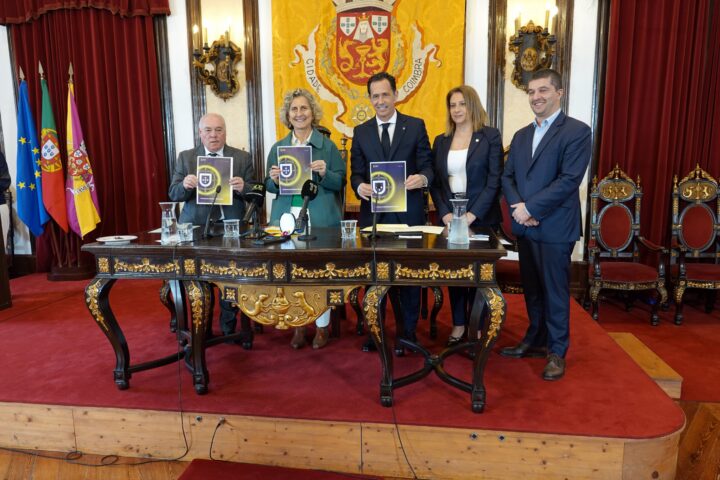 Receção e assinatura de protocolo com a FPF 6 (Personalizar)