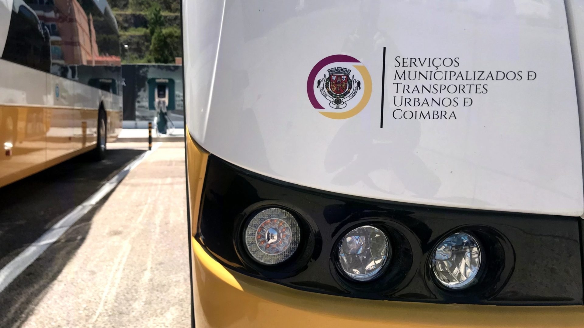 SMTUC modernizam informação nas paragens com novos mapas automáticos da rede