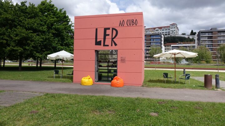 Biblioteca “Ler ao Cubo” aberta para assinalar 25 de Abril