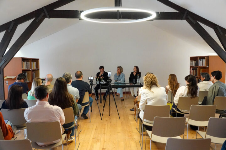 CI de apresentação da nova curadoria do CACC (28)