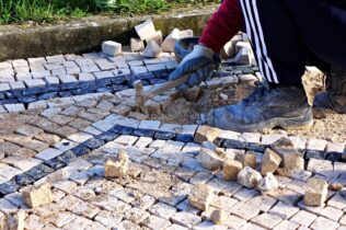 Câmara transfere 33 mil euros para manutenção de calçadas em São Martinho do Bispo e Ribeira de Frades