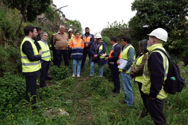 Cerca de Santo Agostinho 4 (Personalizar)