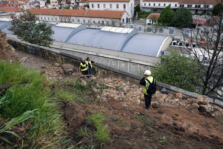 Cerca de Santo Agostinho 7 (Personalizar)