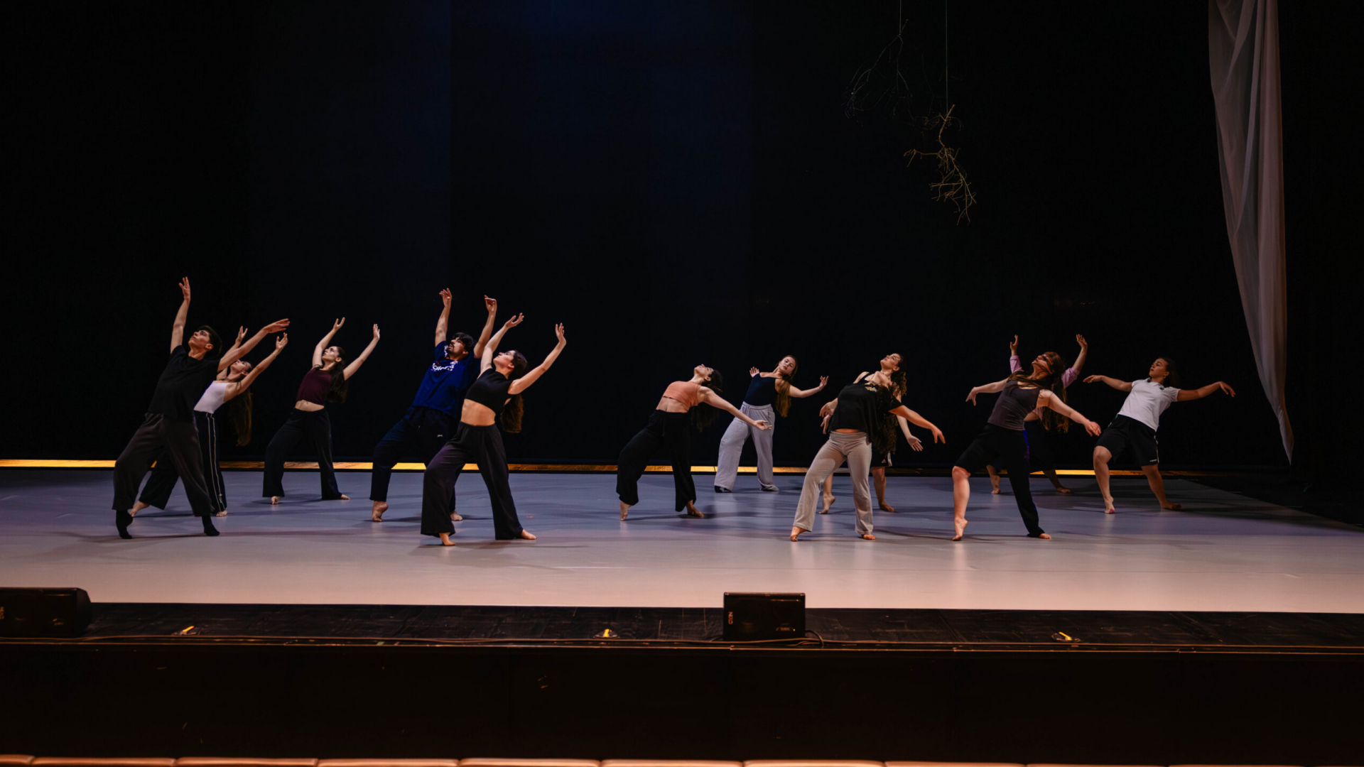 Coreógrafo Benvindo Fonseca revela talento jovem em espetáculo no Convento São Francisco