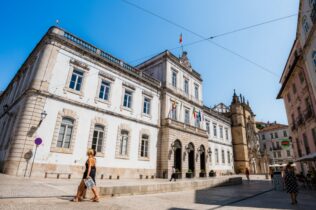 Câmara de Coimbra prepara empréstimo de 22 M€ para avançar com obras na Escola José Falcão, equipamentos culturais e infraestruturas