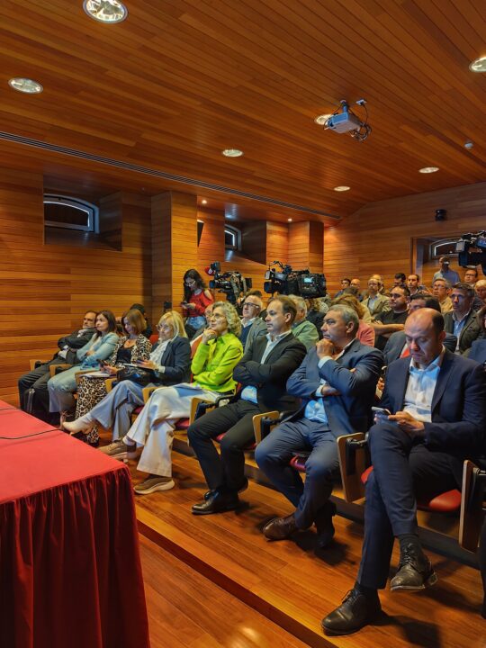 03. Cerimónia de entrega do Relatório da OE (8)