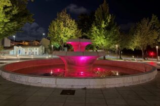 Coimbra ilumina espaços públicos de vermelho no âmbito do “Mês de Maio Mês do Coração”