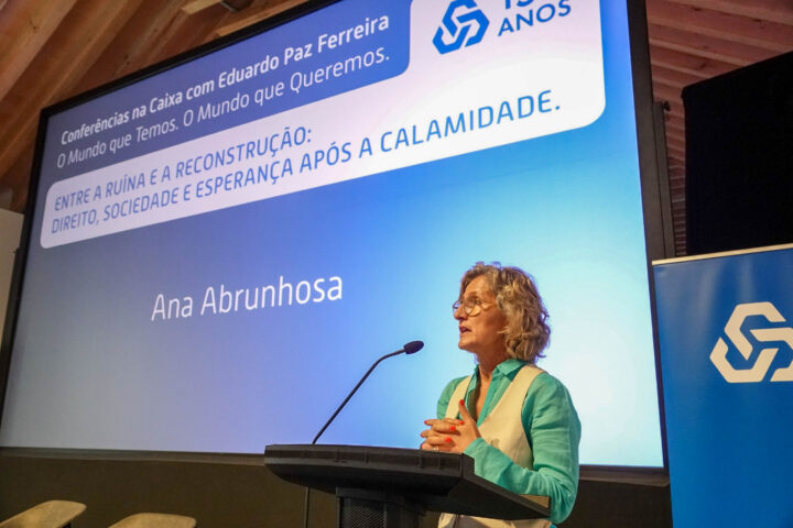Conferência Entre a Ruina e Reconstrução (16)