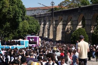 Queima das Fitas: Cortejo condiciona trânsito em Coimbra e altera rede dos SMTUC no domingo