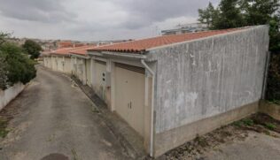 Câmara de Coimbra promove hasta pública  de garagens municipais