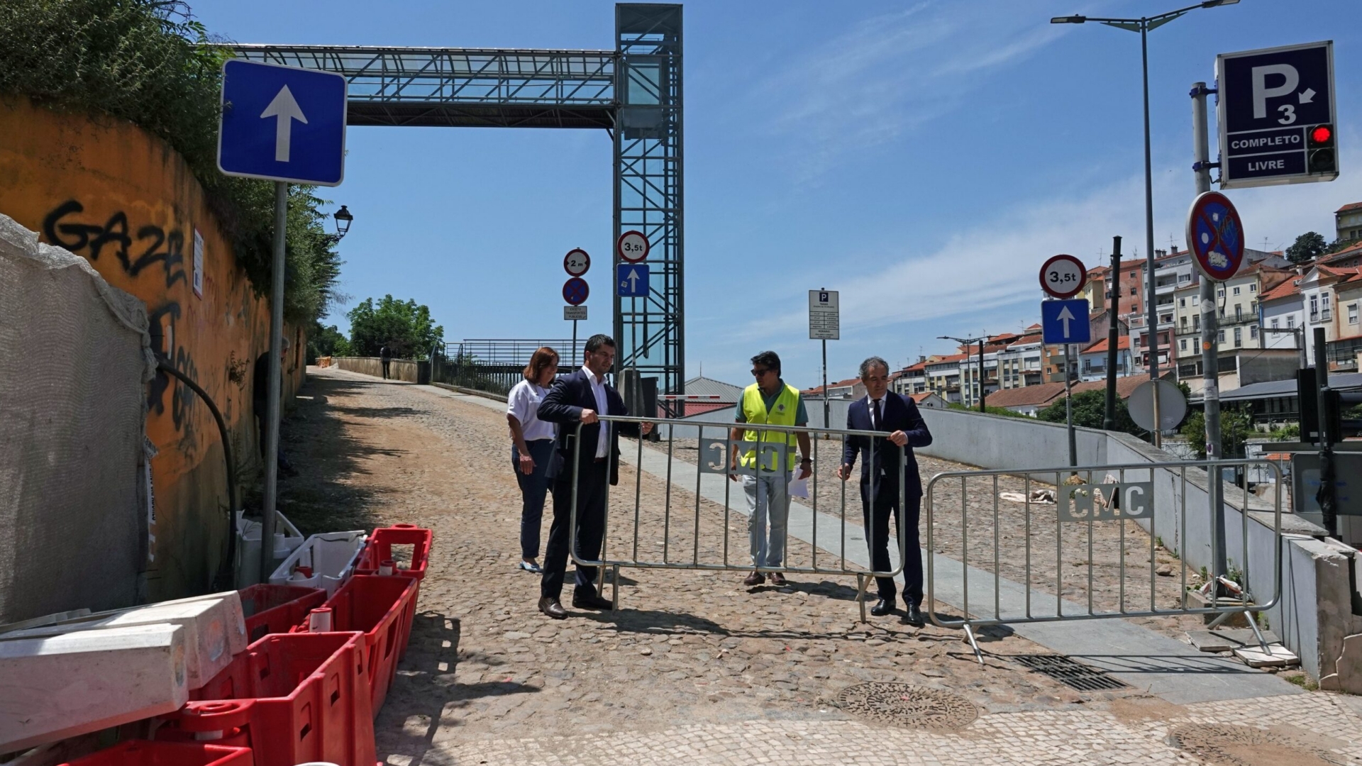 Estacionamento do Mercado e acesso à Alta reabrem após estabilização na Cerca de Santo Agostinho
