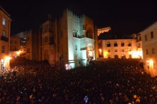 Queima das Fitas: Serenata Monumental condiciona trânsito na Alta e altera circulação dos SMTUC na noite de 21 de maio
