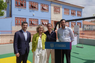 Adémia ganha novo parque infantil no Dia Mundial da Criança