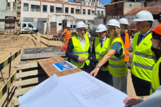 Ministro da Educação visitou obras da futura residência universitária na Baixa de Coimbra