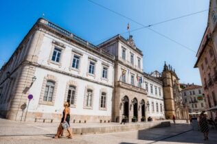 Coimbra distinguida com Selo Município Amigo da Juventude cinco estrelas