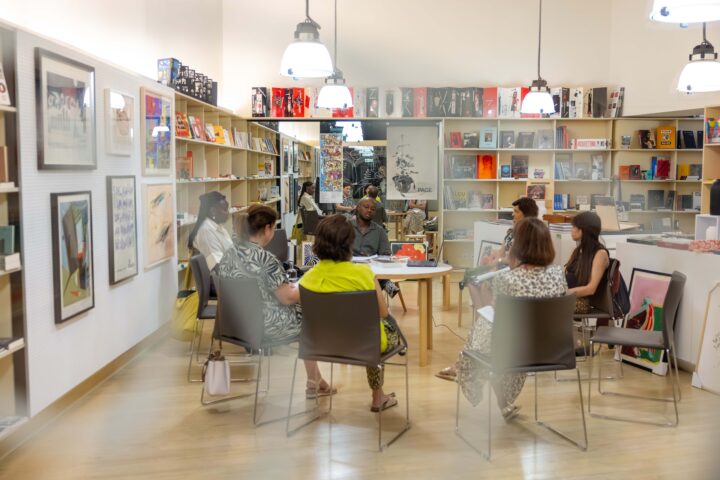 Um corpo-bagagem na biblioteca imaginada ⓒ CM de Coimbra (2)