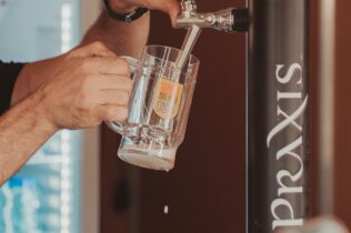 Município de Coimbra congratula Praxis por título mundial nos World Beer Awards 2026