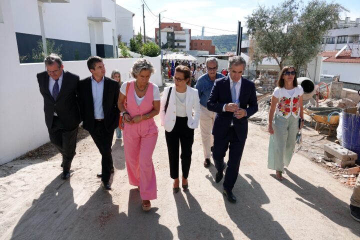 Entrega de Casas Bairro Fonte do Casatanheiro (5) (Personalizar)