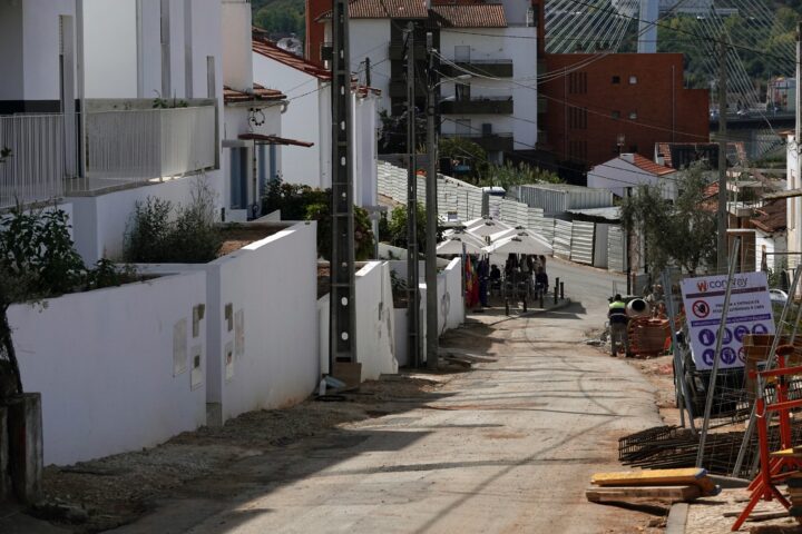 Entrega de Casas Bairro Fonte do Casatanheiro (8) (Personalizar)