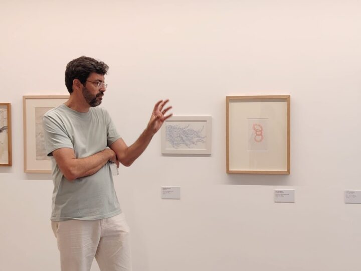 Visita acompanhada à exposição “Pares e Ímpares I” no CACC