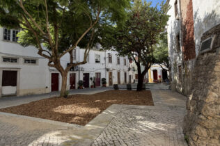 Melhoramentos no Largo do Romal e reforço da iluminação na Baixa entre as intervenções de setembro