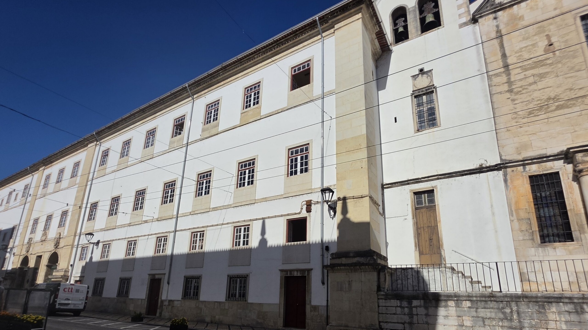 Câmara de Coimbra aprova utilização temporária do Quartel da Graça para promover a reabilitação do imóvel e valorização da Rua da Sofia