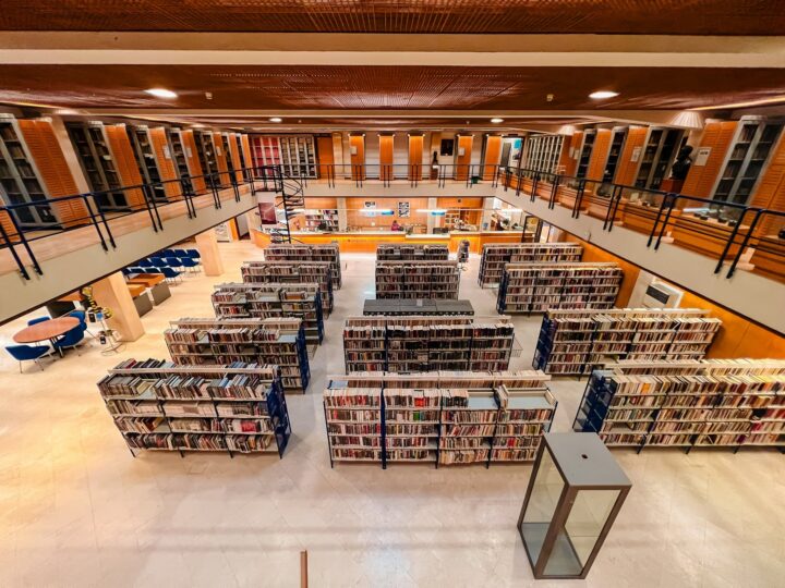 biblioteca (1)