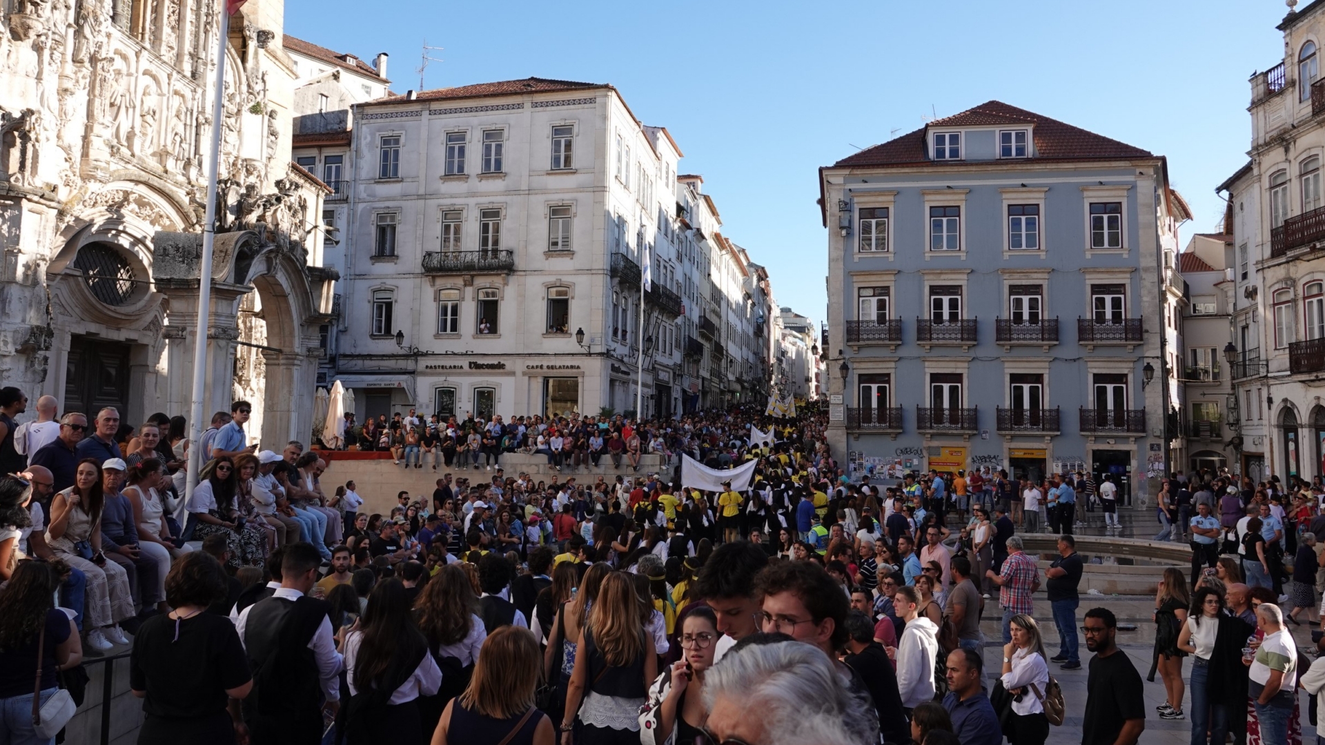 Cortejo da Festa das Latas condiciona trânsito, SMTUC e Metrobus em Coimbra no domingo