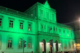 Coimbra voltou a iluminar-se de verde em apoio à Síndrome de Phelan-McDermid
