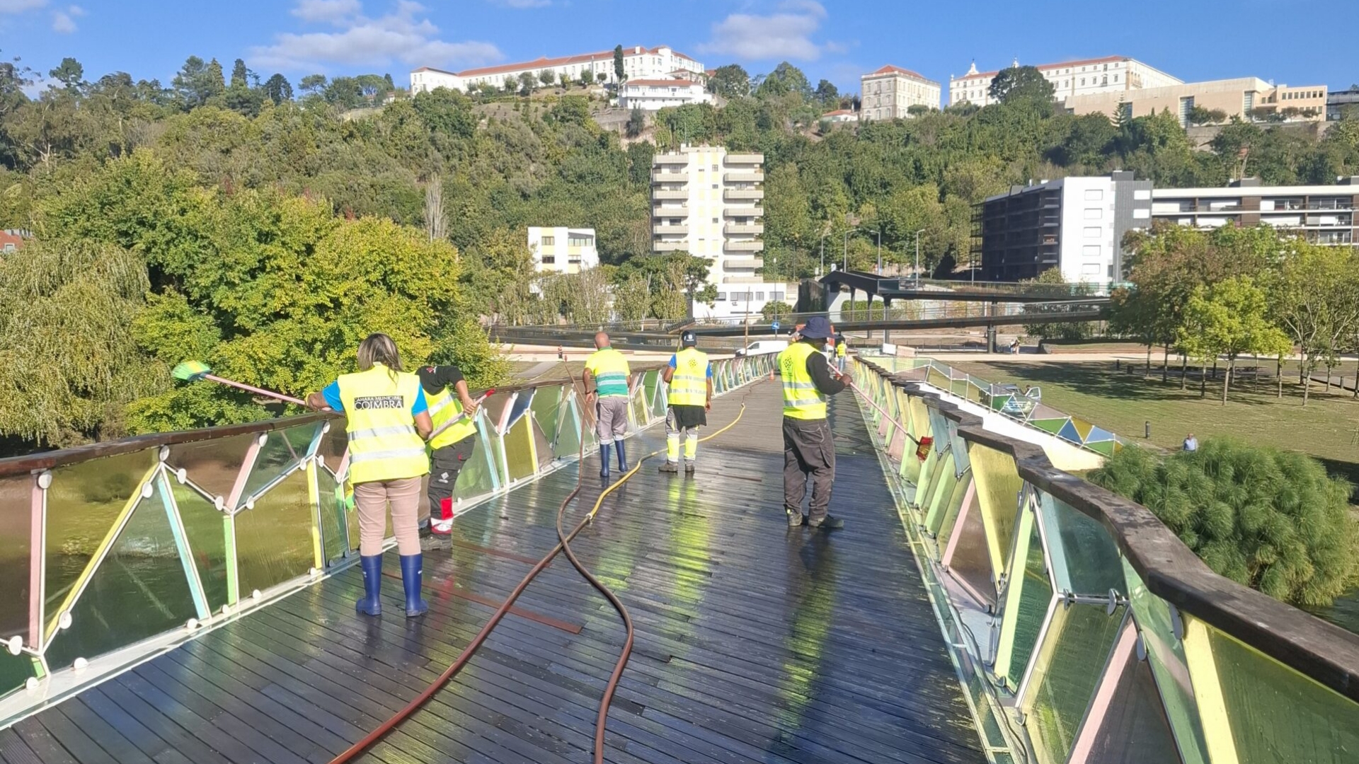 Ponte Pedro e Inês reabre hoje após manutenção estrutural e ação conjunta de limpeza