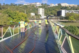 Ponte Pedro e Inês reabre hoje após manutenção estrutural e ação conjunta de limpeza